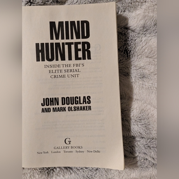 MindHunter Inside the Elite FBI Serial Crimes Unit Behavioral Profiler Paperback - Picture 4 of 12